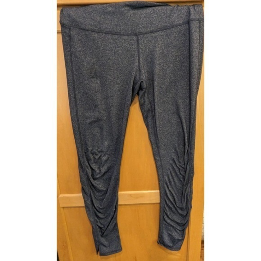 Athleta‎ Gray women size medium 32-38X32 medium weight leggings